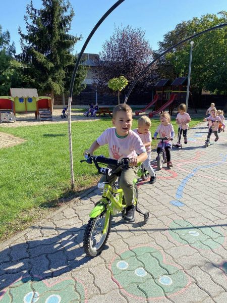 Autómentes nap az ovikban galéria kép 6