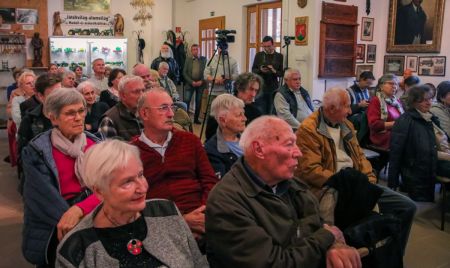 Könyvbemutató és díjátadó galéria kép 4